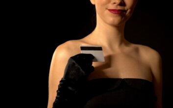 Who Are Pay Pigs and How to Find One Without Scams